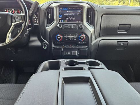 Used 2020 Chevrolet Silverado 1500 LT AWD/4WD image 10