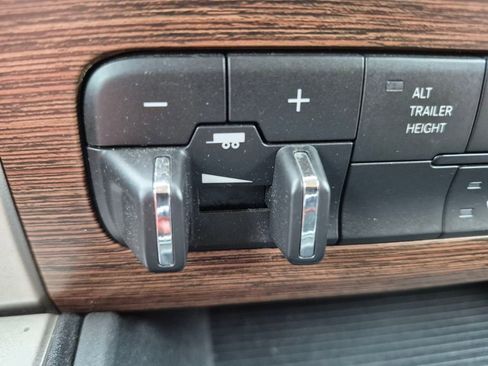 Used 2017 RAM 2500 Laramie w/ Convenience Group image 24