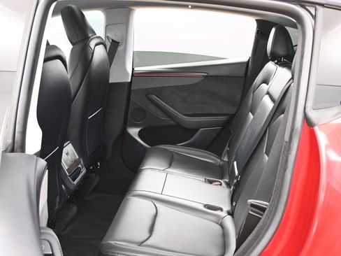 Used 2026 Tesla Model Y AWD image 36