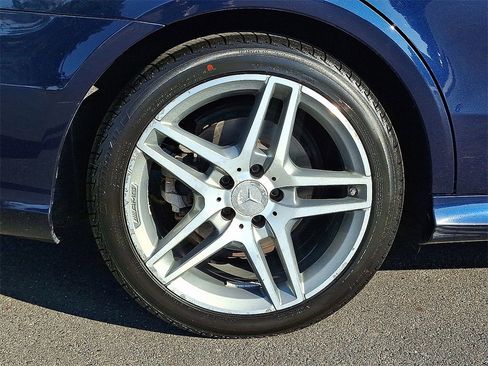 Used 2014 Mercedes-Benz E 350 4MATIC Sedan image 7