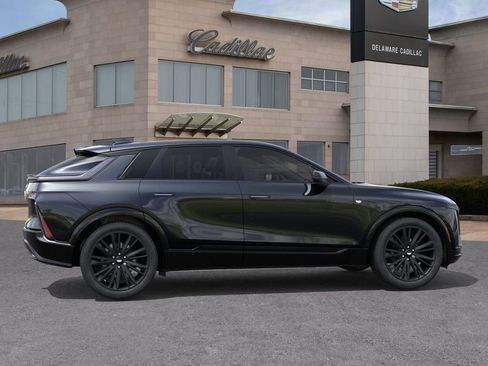 New 2026 Cadillac Lyriq Signature Sport AWD/4WD image 5