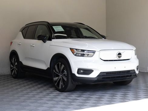 Used 2021 Volvo XC40 P8 Recharge w/ Advanced Package AWD/4WD image 6
