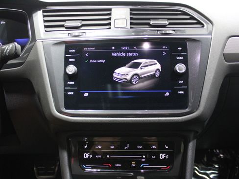 Used 2024 Volkswagen Tiguan SE R-Line AWD/4WD image 32