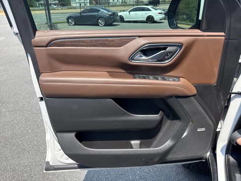 Used 2021 Chevrolet Suburban High Country image 36