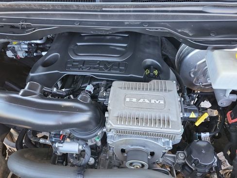 Used 2020 RAM 1500 Limited w/ Black Appearance Package AWD/4WD image 16
