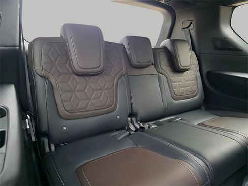 New 2026 Nissan Armada Platinum image 12