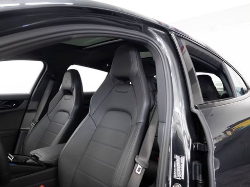 New 2025 Porsche Panamera 4 image 5