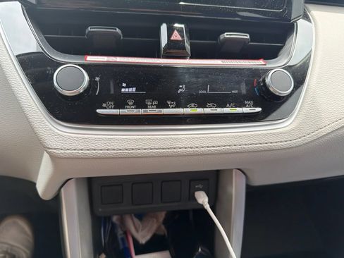Used 2025 Toyota Corolla Cross L FWD image 18