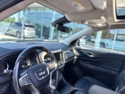 Used 2021 GMC Acadia Denali w/ Denali Ultimate Package AWD/4WD image 12