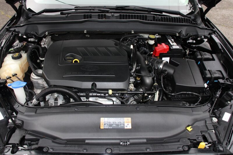 Used 2016 Ford Fusion SE w/ Equipment Group 201A FWD image 18