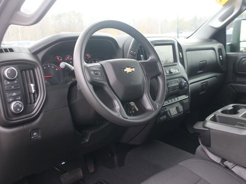 Used 2022 Chevrolet Silverado 2500 Custom w/ Custom Convenience Package image 18