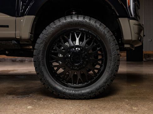 Used 2026 Ford F450 King Ranch w/ FX4 Off-Road Package image 11