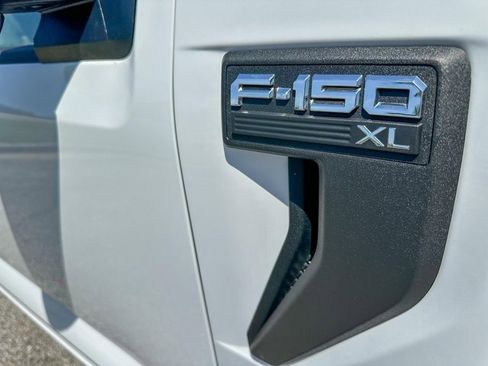 Used 2022 Ford F150 XL w/ Trailer Tow Package image 9