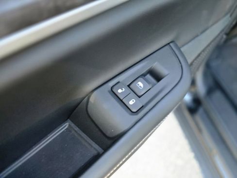 Used 2025 Jeep Grand Cherokee L Limited w/ Black Appearance Package image 8