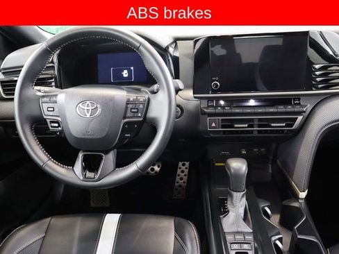 Used 2025 Toyota Camry SE image 16