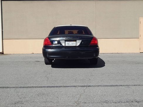 Used 2007 Ford Crown Victoria Police Interceptor image 4