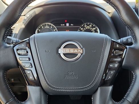 Used 2022 Nissan Armada Platinum image 11
