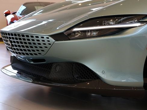Certified 2024 Ferrari Roma Spider RWD image 19