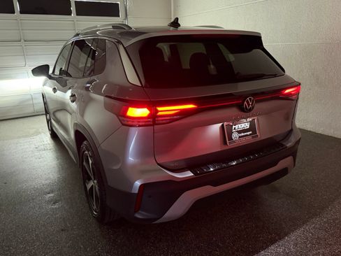 Used 2026 Volkswagen Tiguan SE FWD image 49
