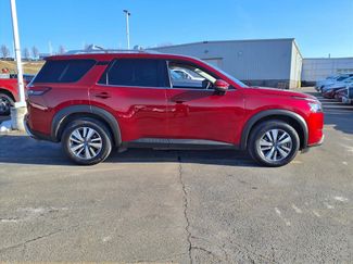Used 2023 Nissan Pathfinder SL video 2
