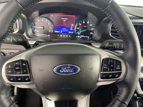 Used 2023 Ford Explorer XLT w/ Equipment Group 202A AWD/4WD image 16
