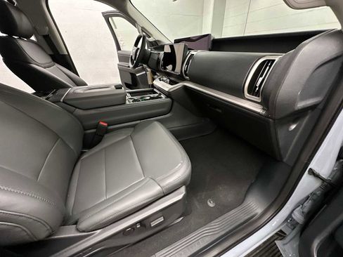 New 2026 Ford Expedition Active AWD/4WD image 19