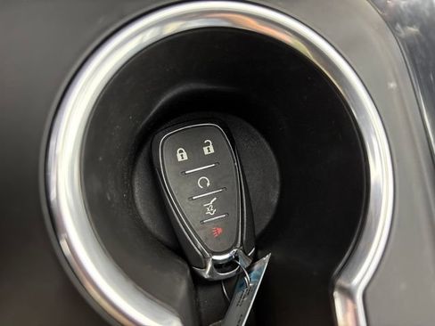 Used 2020 Chevrolet Traverse LT w/ LT Premium Package AWD/4WD image 13