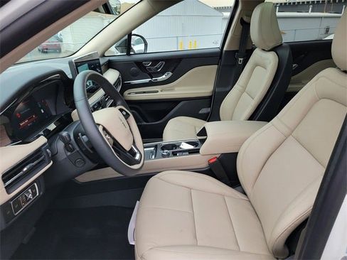 New 2026 Lincoln Corsair Reserve image 17