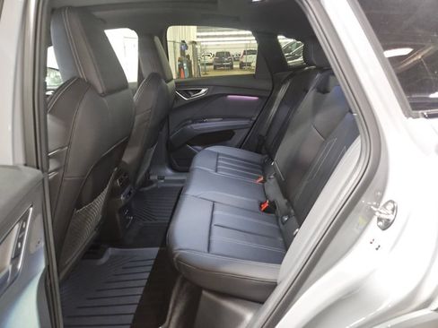Used 2025 Audi Q4 e-tron Premium Plus w/ Premium Plus AWD/4WD image 4