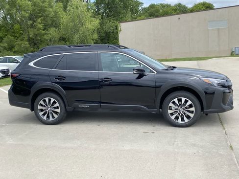 Used 2025 Subaru Outback Limited image 7