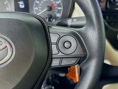 Used 2025 Toyota Corolla LE FWD image 23