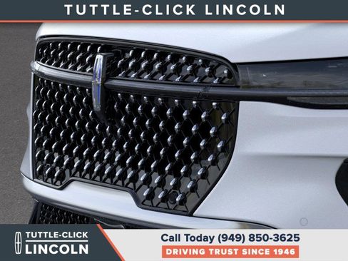 New 2026 Lincoln Nautilus Premier image 17