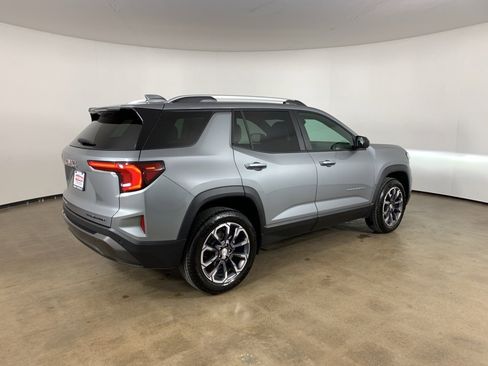 Used 2025 GMC Terrain Elevation w/ Elevation Premium Package image 8