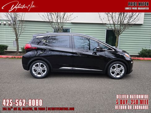 Used 2017 Chevrolet Bolt LT image 2