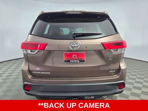 Used 2018 Toyota Highlander XLE image 7