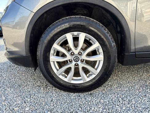 Used 2018 Nissan Rogue SV image 29