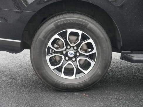 Used 2024 Ford Expedition XLT AWD/4WD image 9