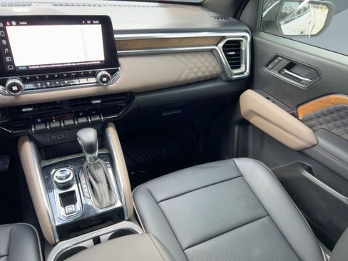 Used 2024 GMC Canyon Denali image 29