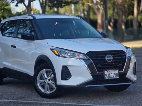 Used 2023 Nissan Kicks S FWD image 2