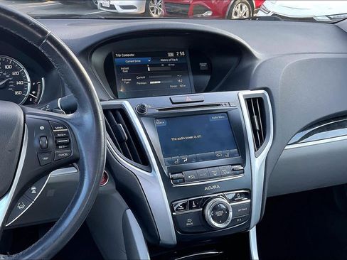 Used 2018 Acura TLX image 9