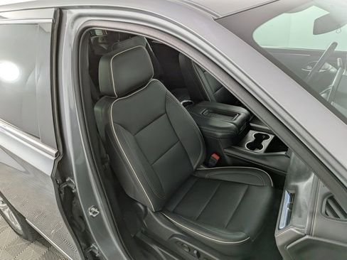 Used 2023 GMC Yukon SLT image 33