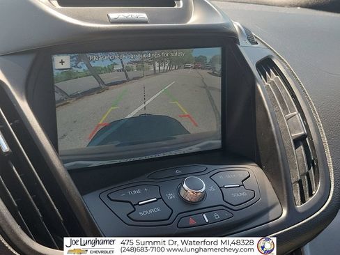 Used 2016 Ford Escape SE w/ Equipment Group 201A AWD/4WD image 17
