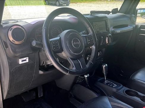 Used 2017 Jeep Wrangler Unlimited Sahara AWD/4WD image 11