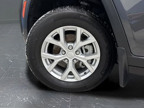 Used 2023 Jeep Grand Cherokee Limited w/ Luxury Tech Group II image 38