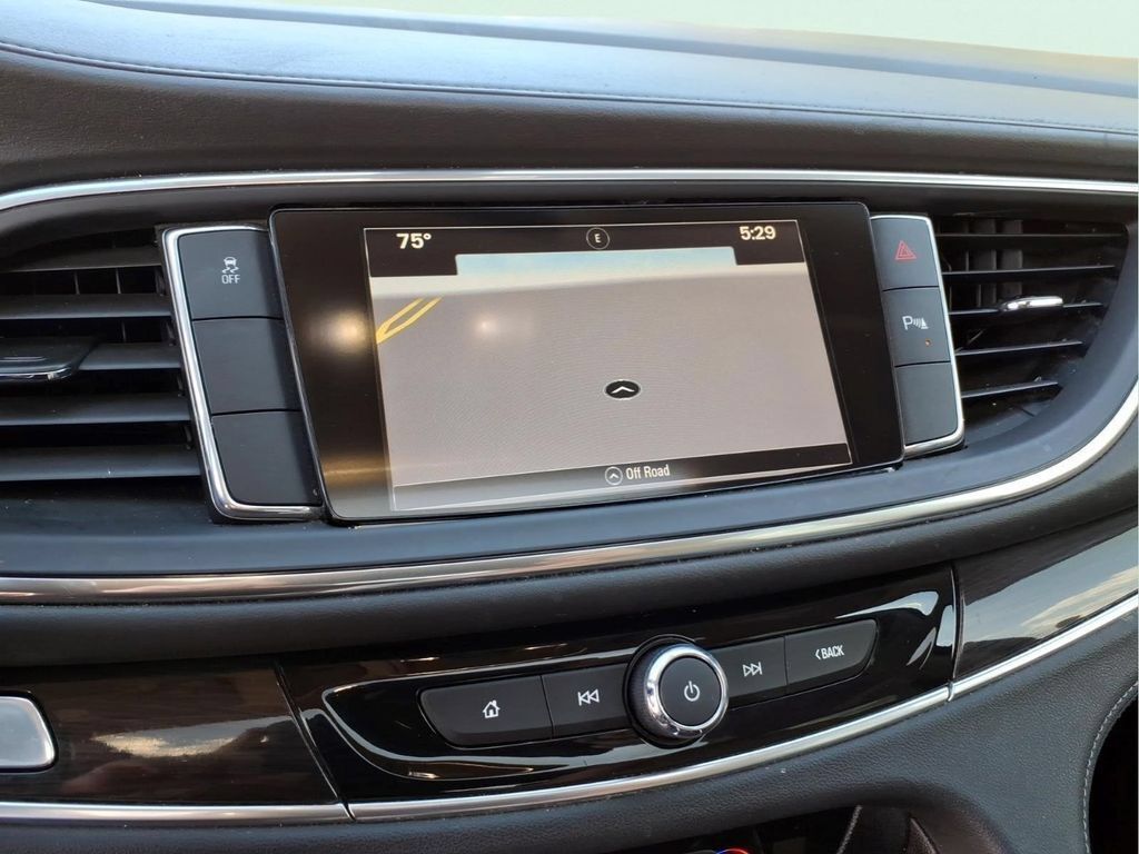 Used 2019 Buick Enclave Essence FWD image 27