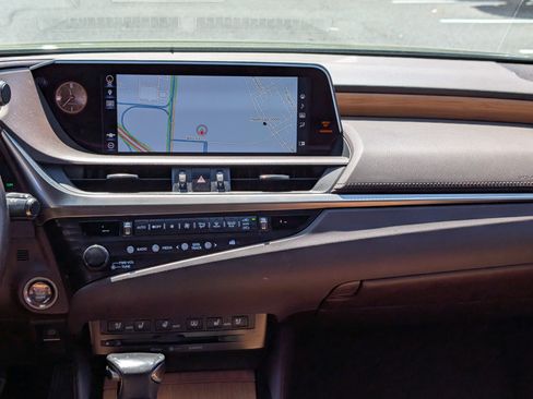 Used 2019 Lexus ES 350 w/ Accessory Package FWD image 18