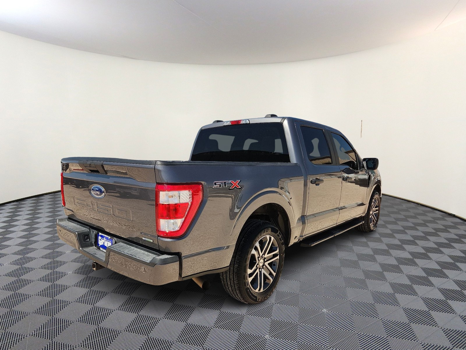 Used 2021 Ford F150 XL w/ STX Appearance Package RWD image 4
