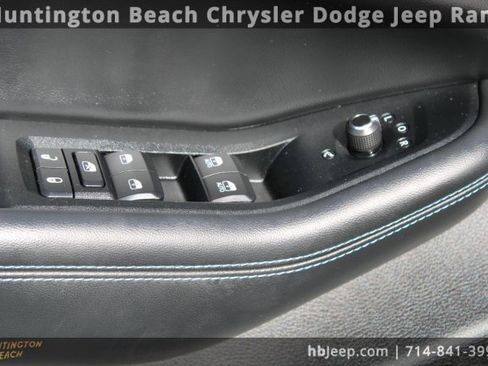 Used 2023 Jeep Grand Cherokee Trailhawk image 12