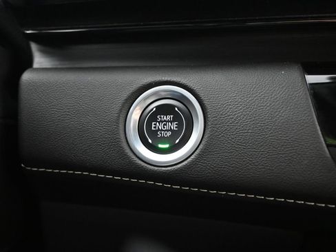Used 2024 Cadillac Escalade ESV Luxury w/ LPO, Floor Liner Package AWD/4WD image 34