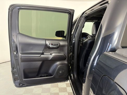 Used 2020 Toyota Tacoma TRD Off-Road w/ TRD Premium Off Road Package image 10